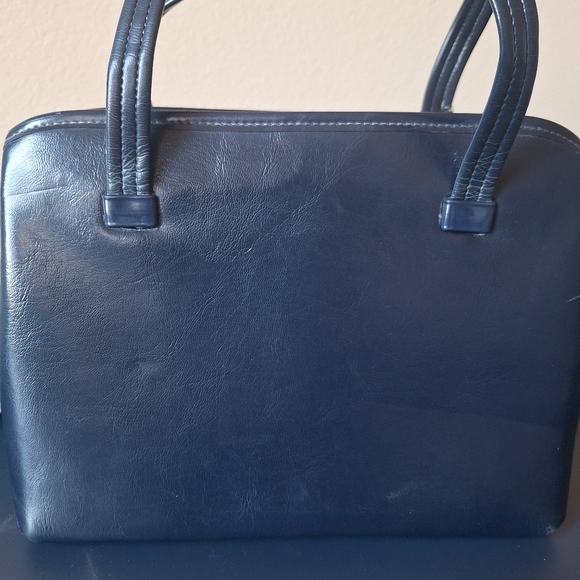 Stylish Navy, Red, and White Vintage Handbag - Picture 3 of 9